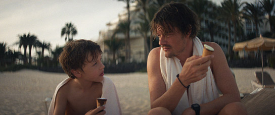 Dylan Torrell, Sam Riley (v.l.n.r.) in "Islands" (2025)