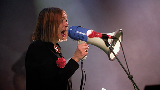 Gudrun Gut in "Einfach machen! She-Punks von 1977 bis heute" (2024)