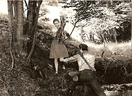 Micaëla Kreißler, Jurij Kramer (v.l.n.r.) in "Das Boot im Walde" (1971)