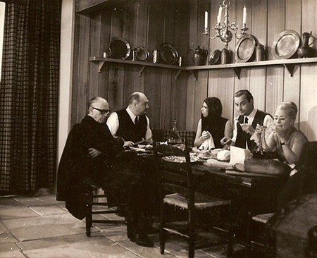 Hans Hardt-Hardtloff, Rolf Hoppe, Sabine Lorenz, Alfred Struwe, Micaëla Kreißler (v.l.n.r.) in "Tod eines Millionärs" (1971)