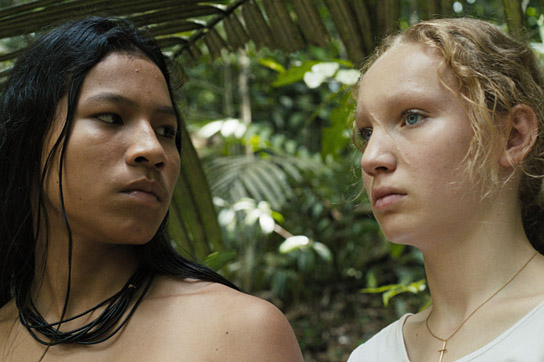 Hamã Luciano, Helena Zengel (v.l.n.r.) in "Transamazonia" (2024)