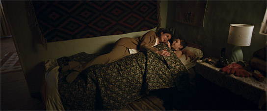 Vishka Asayesh, Tanaz Molaei (v.o.n.u.) in "Sieben Tage" (2024)