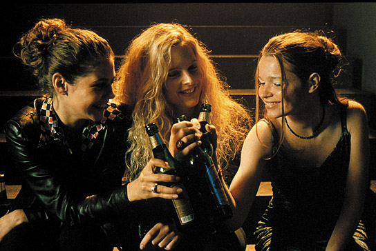 Felicitas Woll, Diana Amft, Karoline Herfurth (v.l.n.r.) in "Mädchen Mädchen" (2001)