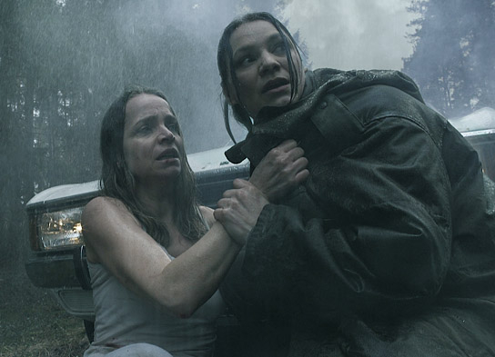 Imme Beccard, Julia Dordel (v.l.n.r.) in "The Bitter Taste" (2024)