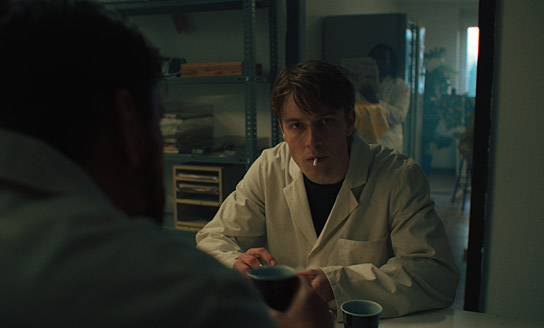 Louis Hofmann in "Frisch" (2024)