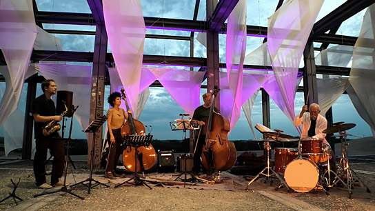 André Meisner, Athina Kontou, Alexander Morsey, Günter Baby Sommer (v.l.n.r.) in "Von der Elbe an den Niederrhein" (2023)