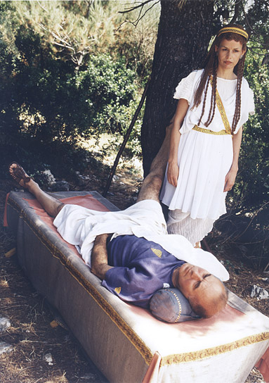 Hanns Zischler, Cornelia Belz (v.l.n.r.) in "Sulla" (2001)