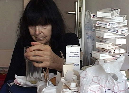 Friederike Mayröcker in "Das Schreiben und das Schweigen. Die Schriftstellerin Friederike Mayröcker" (2008)