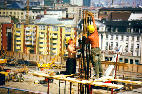 "Der Platz" (1997)