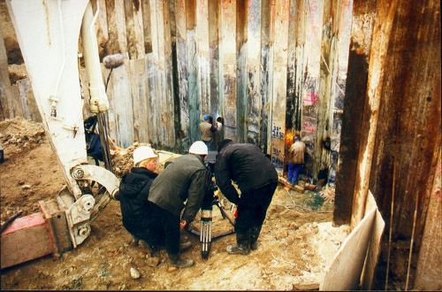 Bei den Dreharbeiten zu "Der Platz" (1997)