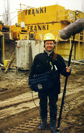 Frank Behnke bei den Dreharbeiten zu "Der Platz" (1997)
