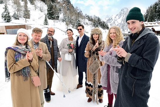 Caroline Peters, Justus von Dohnányi, Christoph Maria Herbst, Janina Uhse, Florian David Fitz, Iris Berben, Kya-Celina Barucki, Jona Volkmann (v.l.n.r.) in "Der Spitzname" (2024)