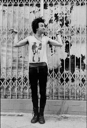 Alexander Hacke (als Sid) in "Sid & Nancy - Ex & Pop" (1996)