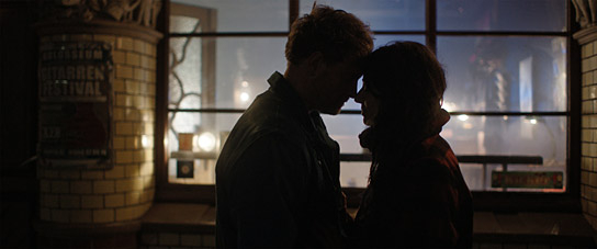 Janek Rieke, Julia Hartmann (v.l.n.r.) in "Beule - Zerlegt die Welt" (2022)