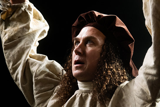 Lars Eidinger in "Leibniz - Chronik eines verschollenen Bildes" (2025)