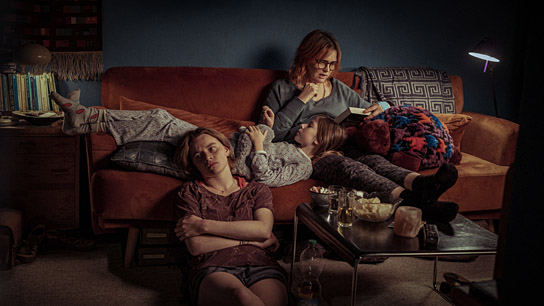 Laura Tonke, Zoë Baier, Luna Wedler (v.o.n.u.) in "22 Bahnen" (2025)