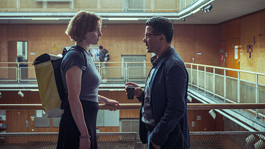 Luna Wedler, Ercan Karacayli (v.l.n.r.) in "22 Bahnen" (2025)