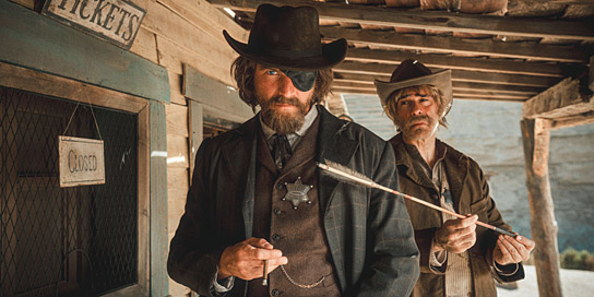 Friedrich Mücke, Rick Kavanian (v.l.n.r.) in "Das Kanu des Manitu" (2025)