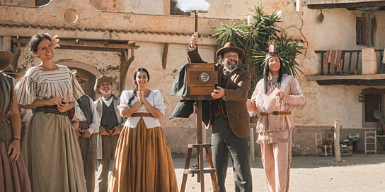 Michael Herbig (rechts) in "Das Kanu des Manitu" (2025)