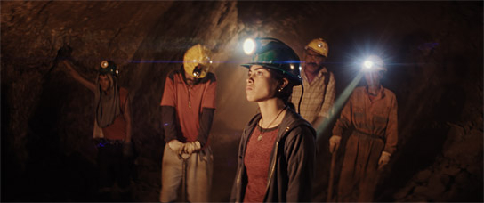 Katalina Sánchez (vorne) in "Bitter Gold" (2024)