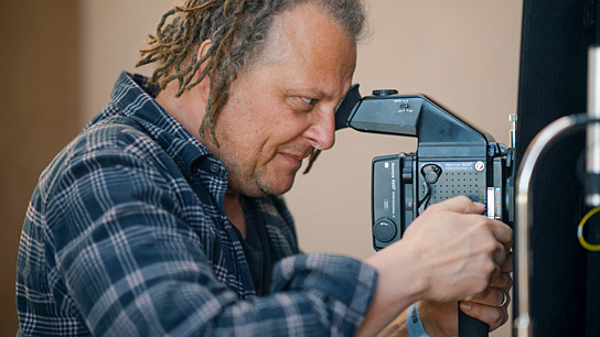 Martin Schoeller in "We All Bleed Red" (2024)