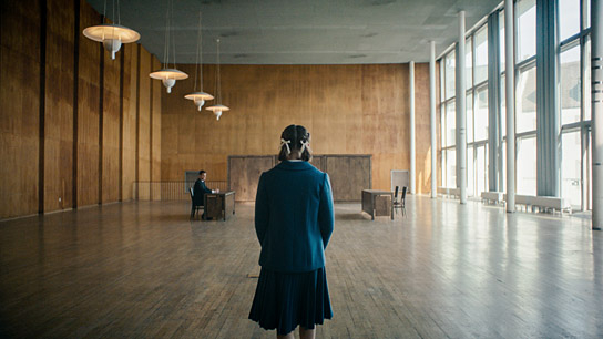 Torben Liebrecht , Elise Krieps (v.l.n.r.) in "Karla" (2025)