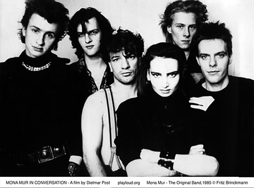 Mona Mur - The Original Band (1985); Mona Mur (3.v.r.) ("Mona Mur im Gespräch", 2024)