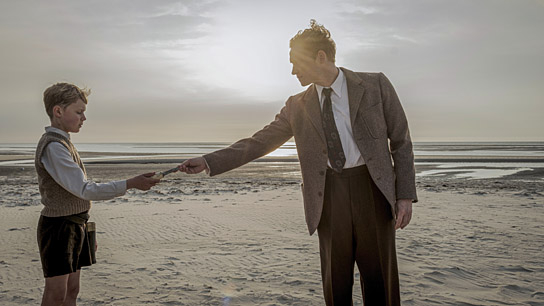 Jasper Billerbeck, Matthias Schweighöfer (v.l.n.r.) in "Amrum" (2025)
