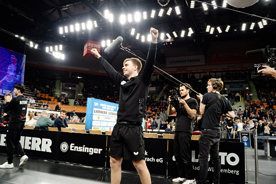 Bei den Dreharbeiten zu "Ping Pong Paradise" (2025)