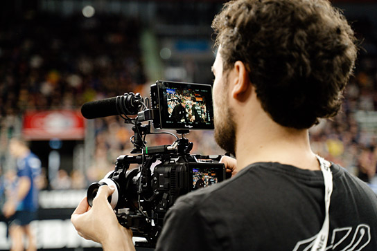 Bei den Dreharbeiten zu "Ping Pong Paradise" (2025)