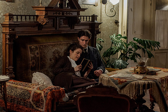 Katharina Stark, Idan Weiss (v.l.n.r.) in "Franz K." (2025)