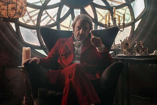 Martin Freeman in "Momo" (2025)