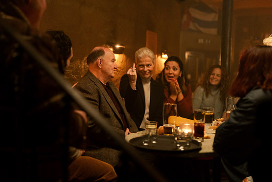 Udo Samel, Corinna Kirchhoff, Jasmin Shakeri, Viviana Schmidt (v.l.n.r.) in "No Hit Wonder" (2025)