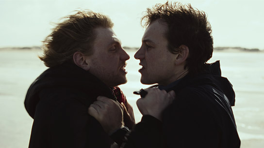 Johannes Nussbaum, Leonard Scheicher (v.l.n.r.) in "Bubbles" (2025)