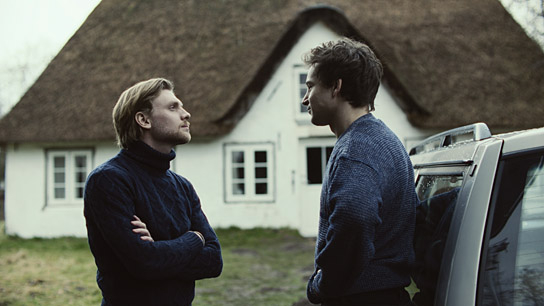 Johannes Nussbaum, Leonard Scheicher (v.l.n.r.) in "Bubbles" (2025)