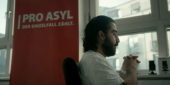 "Kein Land Für Niemand - Abschottung eines Einwanderungslandes" (2025)