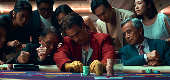 Colin Farrell (vorne Mitte) in "Ballad of a Small Player" (2025)