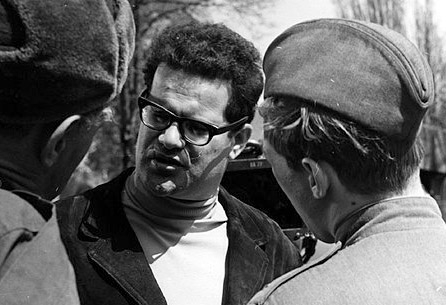 Konrad Wolf (Mitte), Jaecki Schwarz (rechts) bei den Dreharbeiten zu "Ich war neunzehn" (1967/68)