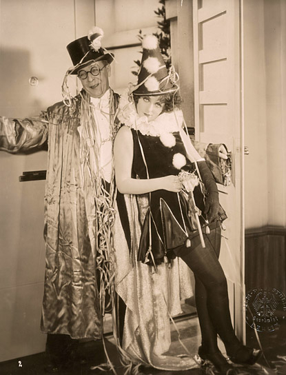 Georg Alexander, Ruth Weyer (v.l.n.r.) in "Was ist los mit Nanette?" (1928)