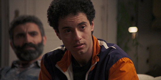 Aziz Çapkurt, Mehdi Meskar (v.l.n.r.) in "Hysteria" (2025)