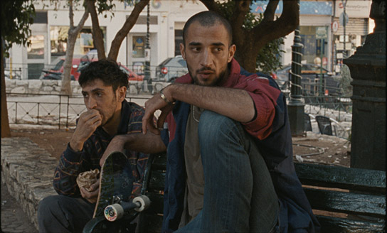 Aram Sabbah, Mahmood Bakri (v.l.n.r.) in "To A Land Unknown" (2024)