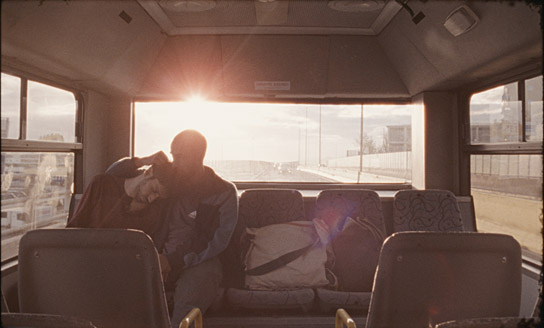 Aram Sabbah, Mahmood Bakri (v.l.n.r.) in "To A Land Unknown" (2024)