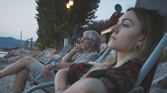 Lina Vdovîi (vorne) in "Tata" (2024)