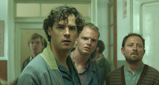 Thomas Prenn (vorne) in "Zweitland" (2025)