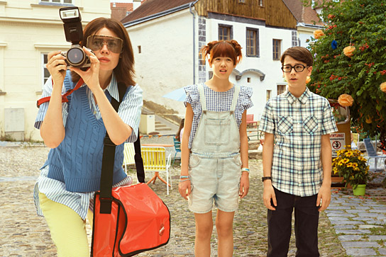 Palina Rojinski, Fia-Marie Lin, Aithonas Avgoustakis (v.l.n.r.) in "Bibi Blocksberg - Das große Hexentreffen" (2025)