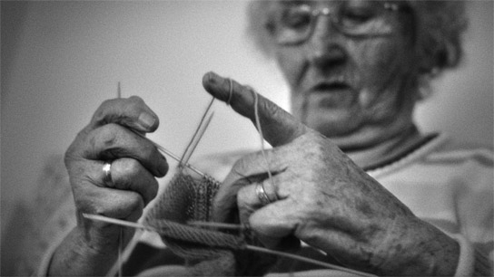 Erika Maria Swobodnik in "Muddi - Zwölf Annäherungen an das Altern" (2025)