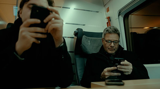 Robert Habeck (rechts) in "Jetzt. Wohin. - Meine Reise mit Robert Habeck" (2025)