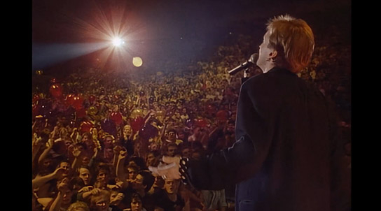 Marius Müller-Westernhagen in "Westernhagen LIVE - Das Konzert 1989" (1989)