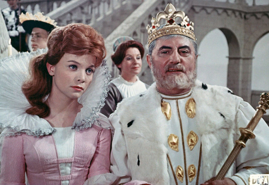 Karin Ugowski, Martin Flörchinger (v.l.n.r.) in "König Drosselbart" (1965)