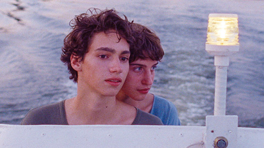Roc Colell, Jan Monter (v.l.n.r.) in "Strange River" (2025)